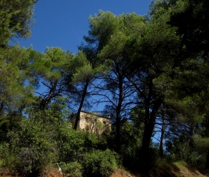 Château-Noir vu de la route dite" route Cézanne", en direction du Tholonet. 